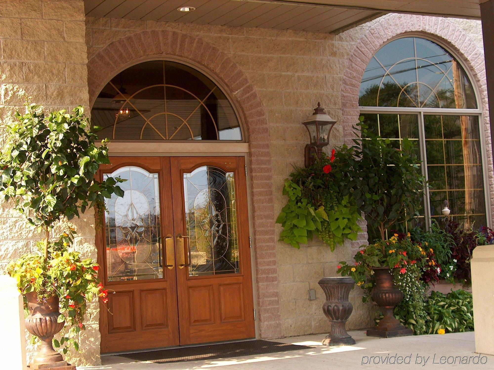 Stone Gate Inn Orillia Extérieur photo