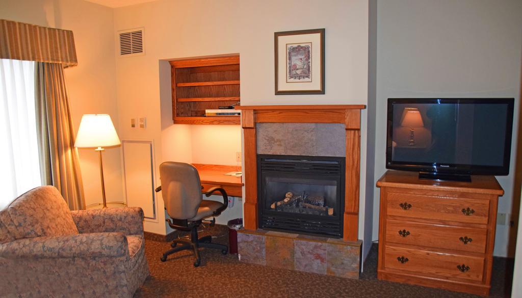 Stone Gate Inn Orillia Extérieur photo