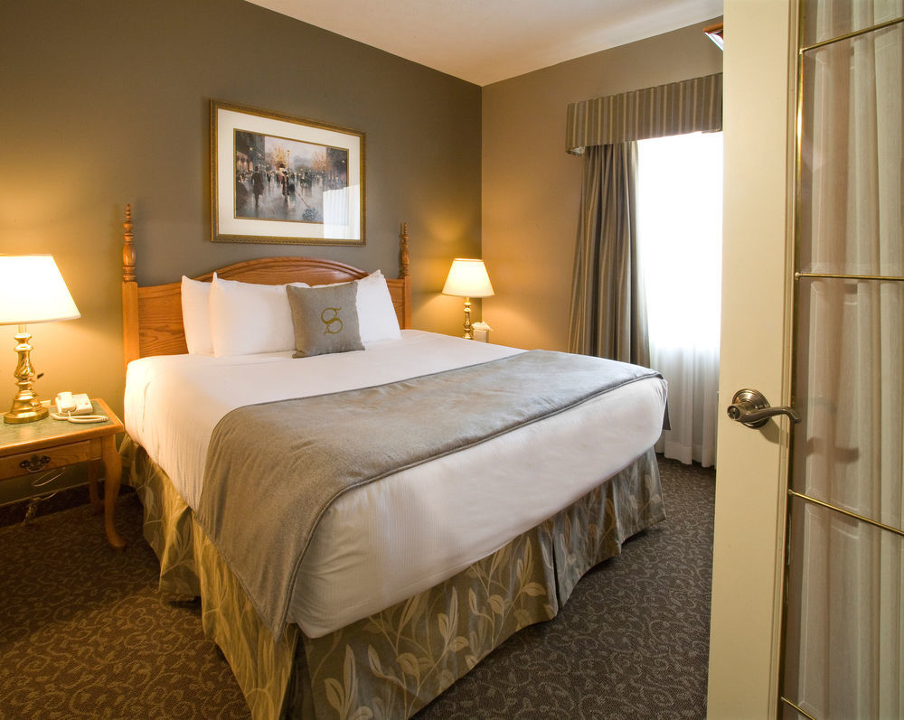 Stone Gate Inn Orillia Extérieur photo