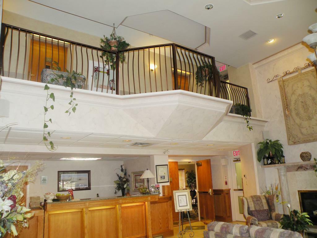 Stone Gate Inn Orillia Extérieur photo