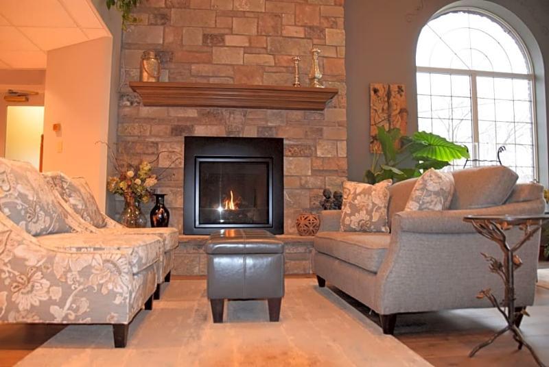 Stone Gate Inn Orillia Extérieur photo
